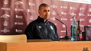 Víctor Valdés, en rueda de prensa