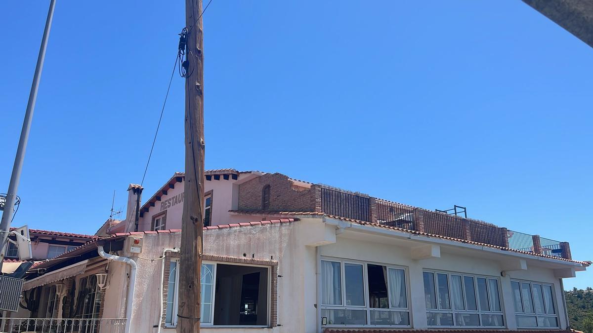 La familia propietaria deberá derribar tres apartamentos que hay arriba del comedor, dejando el restaurante sin techo.