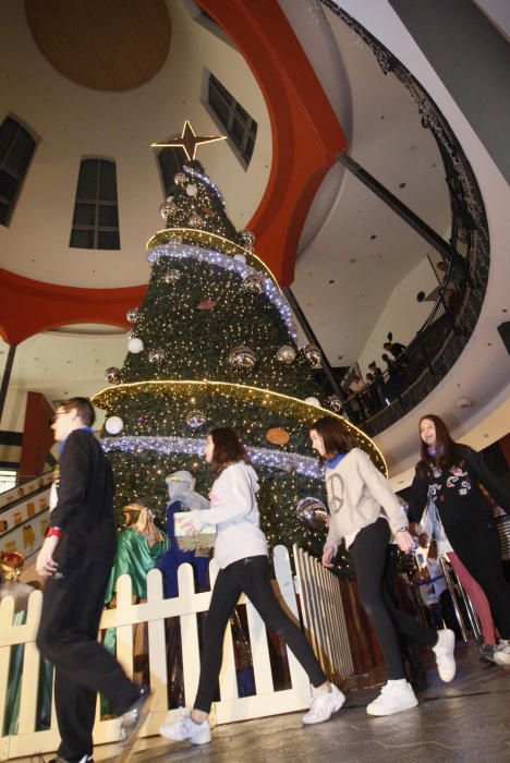 Acte d'encesa dels llums de Nadal a l'Espai Gironès