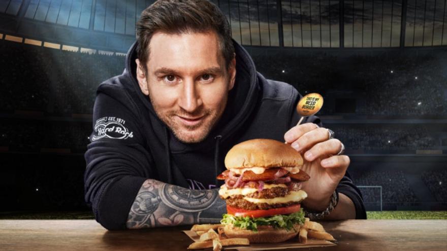 Messi prova a Eivissa un plat amb el seu nom: la Messi Burguer