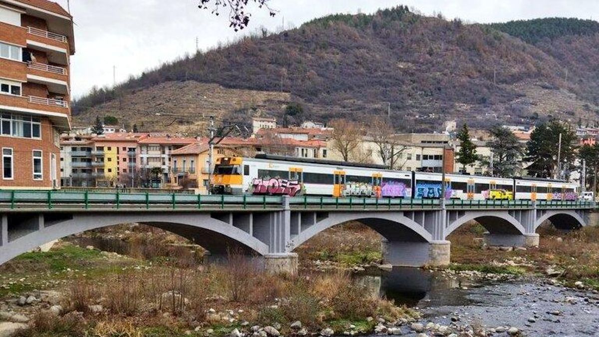 Vista del pas del tren per Ripoll.