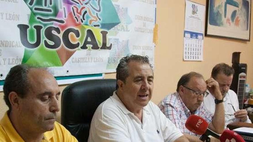 Dirigentes de Soveza y Sivecal, ayer en Zamora.