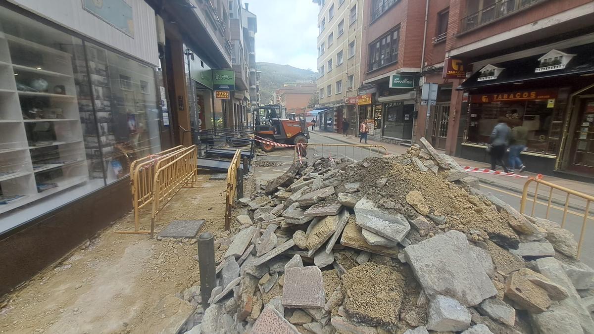 Obras en la calle Leopoldo Alas Clarín.