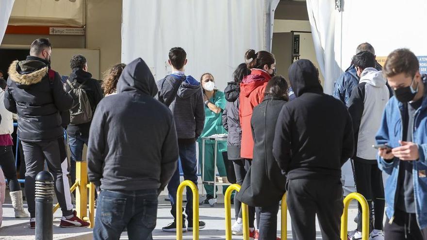 La gripe pone en alerta el sistema sanitario ya colapsado por la covid