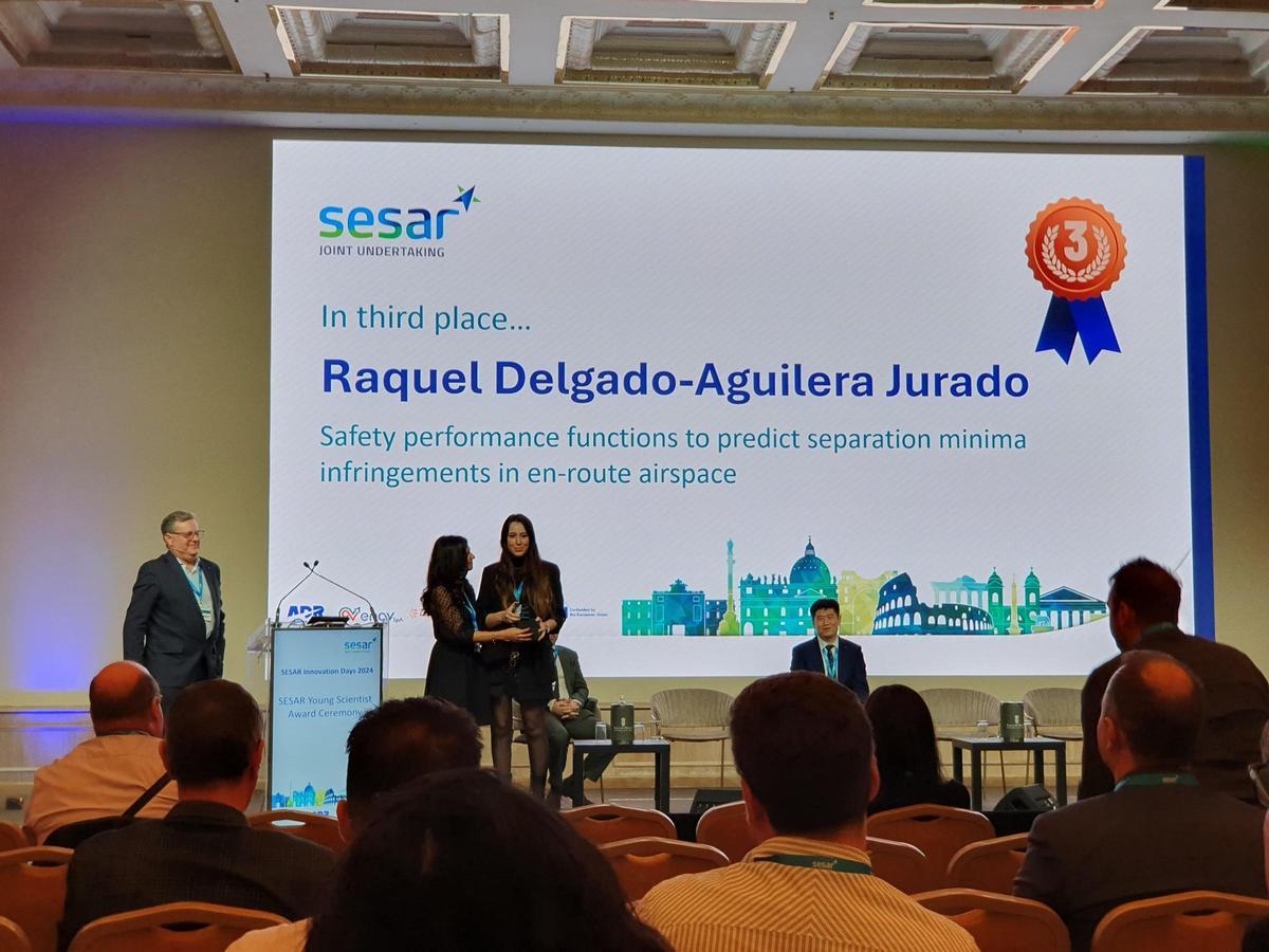 La Dr. Delgado-Aguilera recibía el tercer premio de SESAR, Young Scientists Award Ceremony