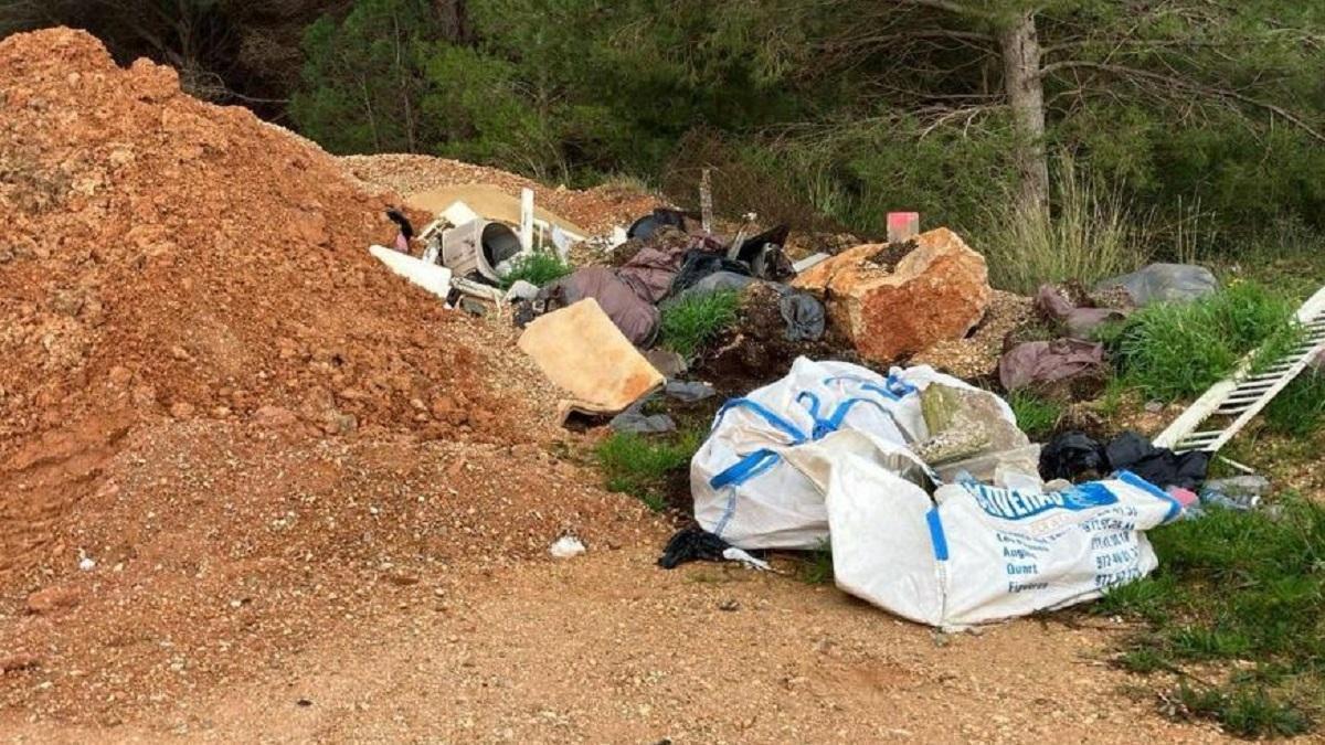 Un dels abocaments detectats en el municipi aquesta primavera.