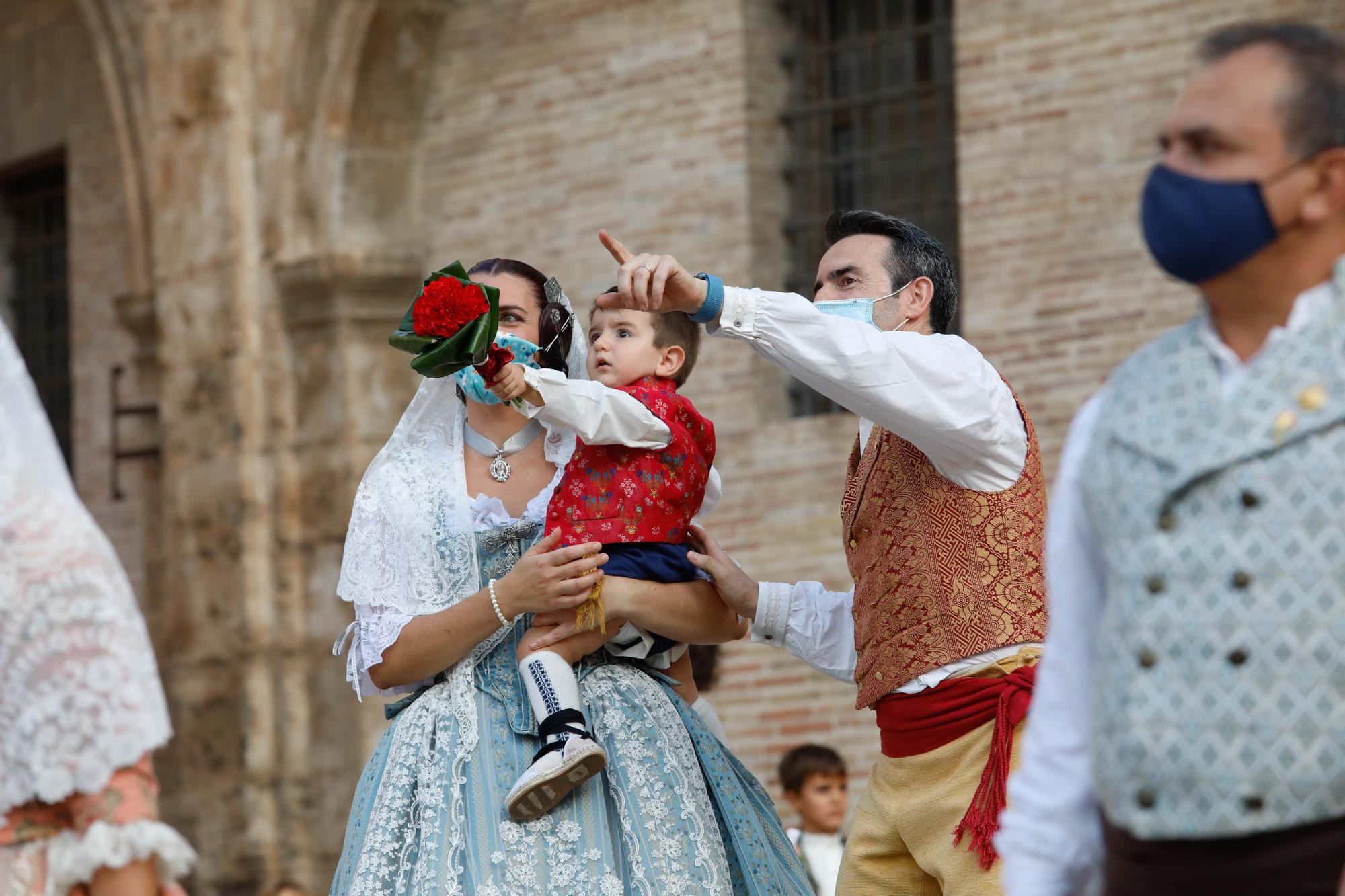 Búscate en el segundo día de Ofrenda por la calle del Mar (entre las 18.00 y las 19.00 horas).