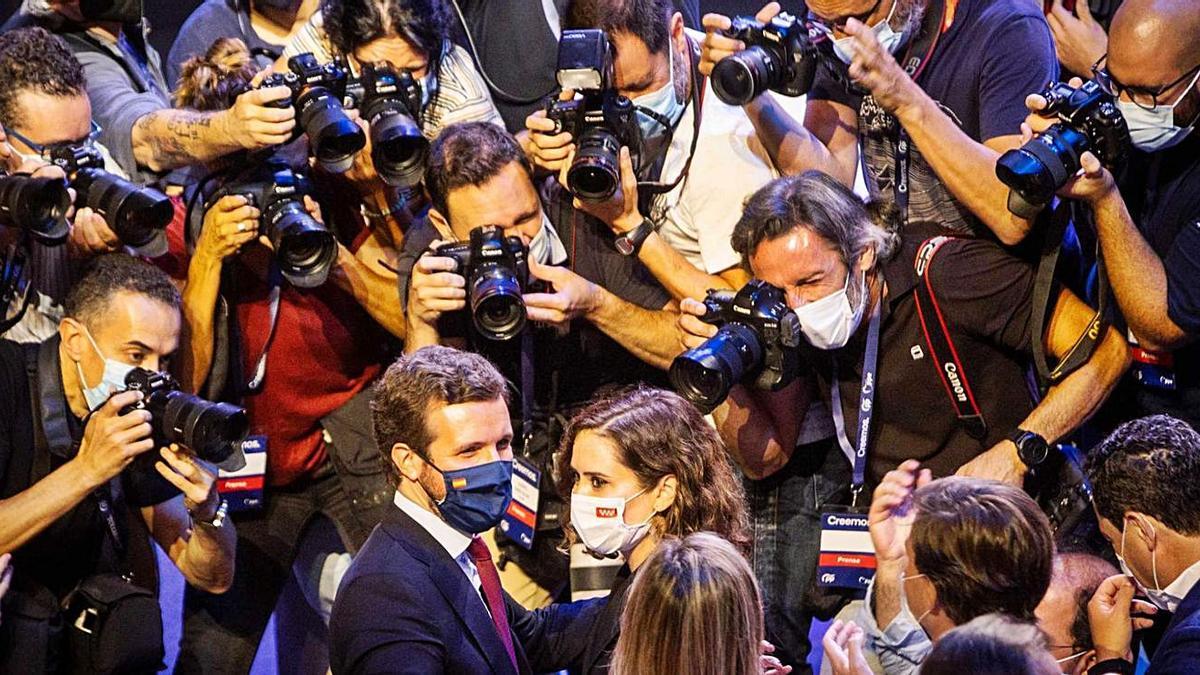 Ayuso i Casado, junts, ahir, a la convenció del PP a València  | TAREK/PP