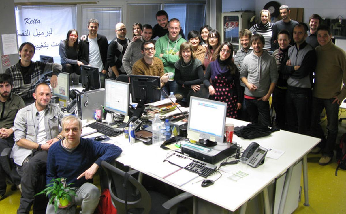 El equipo al completo de 'Salvados', con Évole al fondo