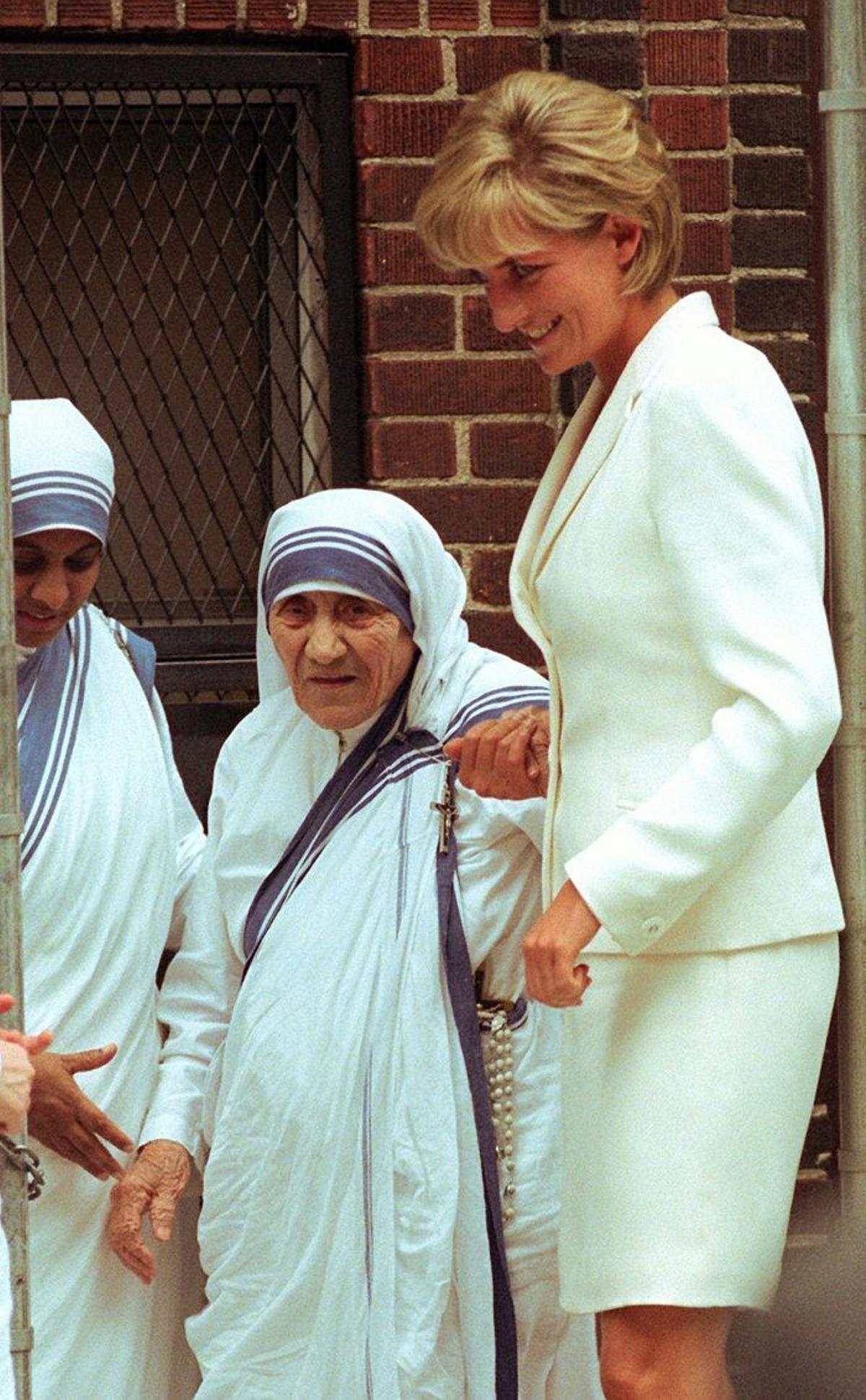Lady Di con la madre Teresa de Calcuta