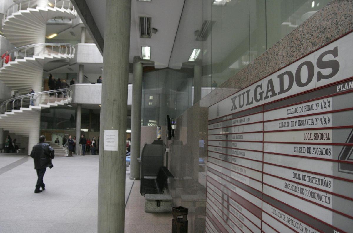 Interior del edificio de los Nuevos Juzgados de A Coruña.