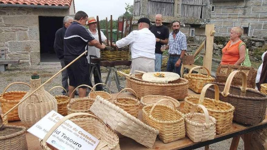 Encuentro de artesanos cesteiros en Augas Santas