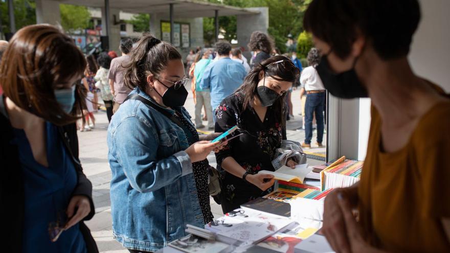 Los libros vuelven a la plaza de la Constitución de Zamora