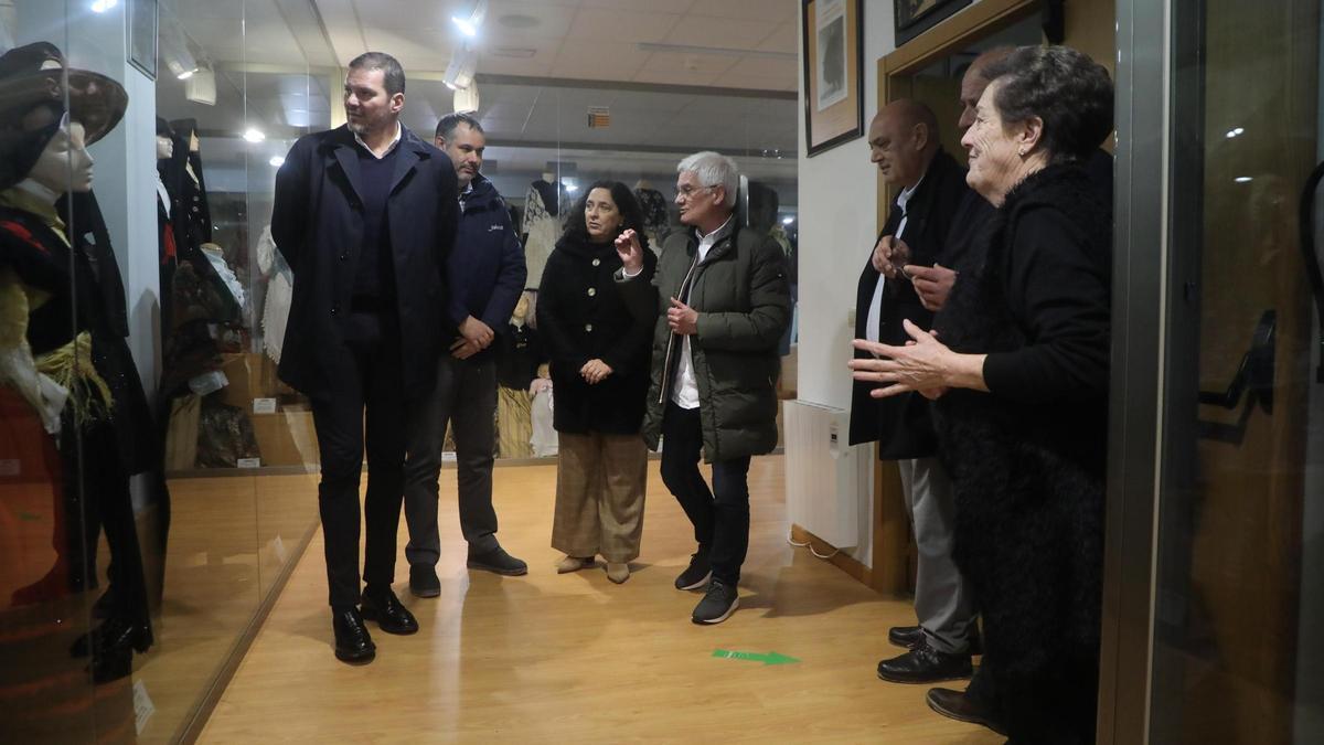 MUSEO DO TRAXE ORDES | Remata a renovación da cuberta do Museo do Traxe ...