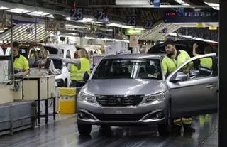 Stellantis Vigo dejará de fabricar en un año el Citroën C-Elysée y el Peugeot 301