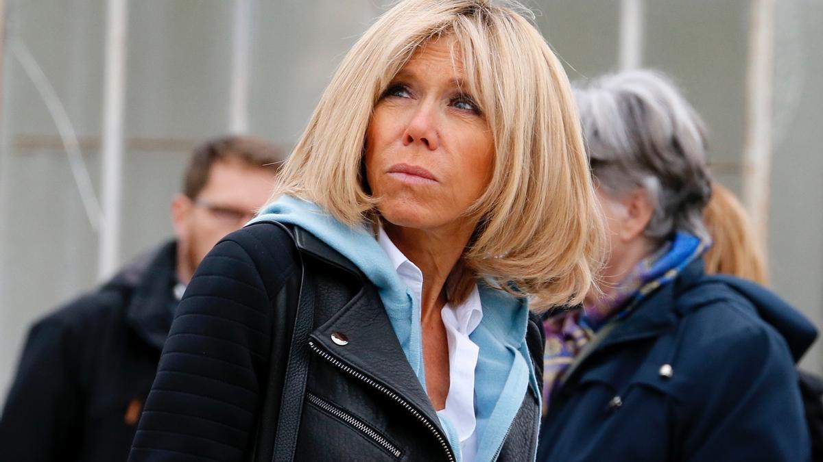 Brigitte Macron, con chaqueta Balmain