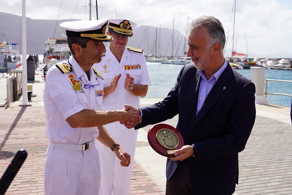 El buque escuela 'Juan Sebastián Elcano' visita por primera vez La Graciosa