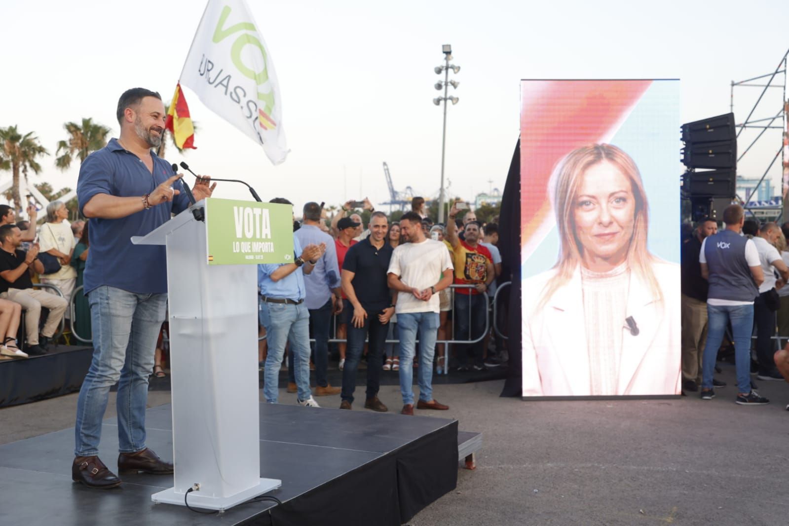 Santiago Abascal participa en el acto electoral Vox en la Marina de València