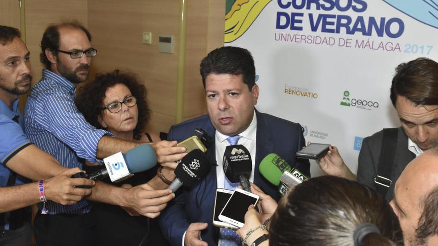 Picardo atiende a los medios ayer en Marbella.