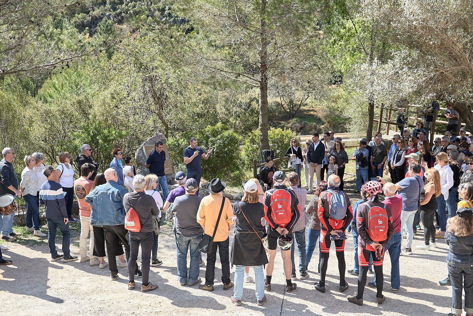 Las imágenes del homenaje a los montañeros de Gandia fallecidos en Gredos hace 24 años