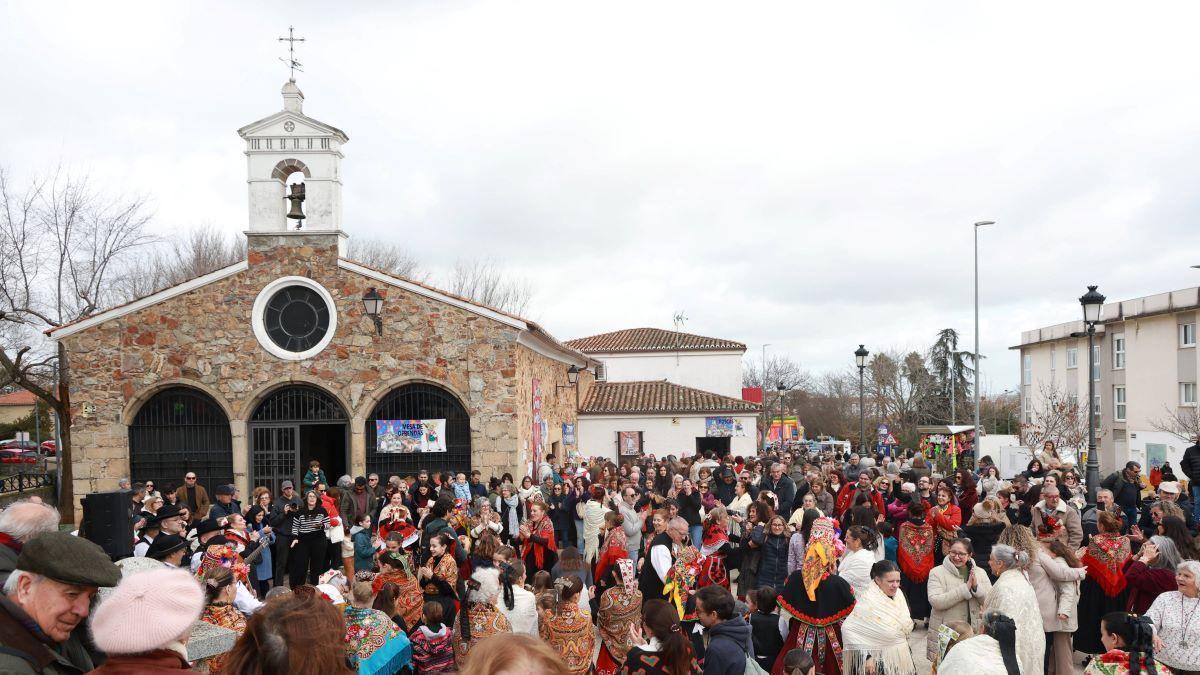 Los vecinos de la ciudad de Cáceres disfrutan de su tradicional romería de San Blas