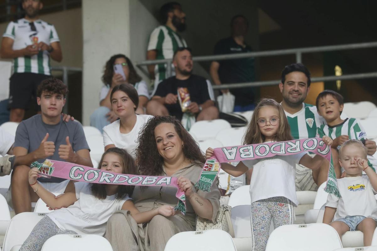 Córdoba CF-Granada | Las imágenes de la afición en El Arcángel