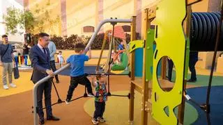Gáldar estrena la reforma integral del parque infantil de la calle Músicos Batista, en San Isidro