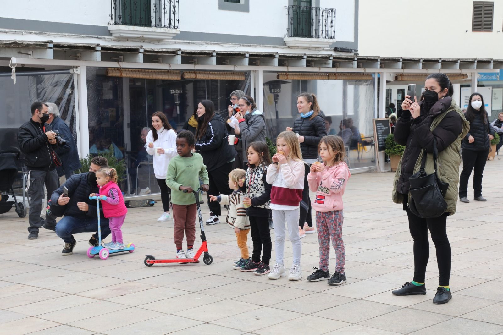 Formentera adelanta las uvas al mediodía