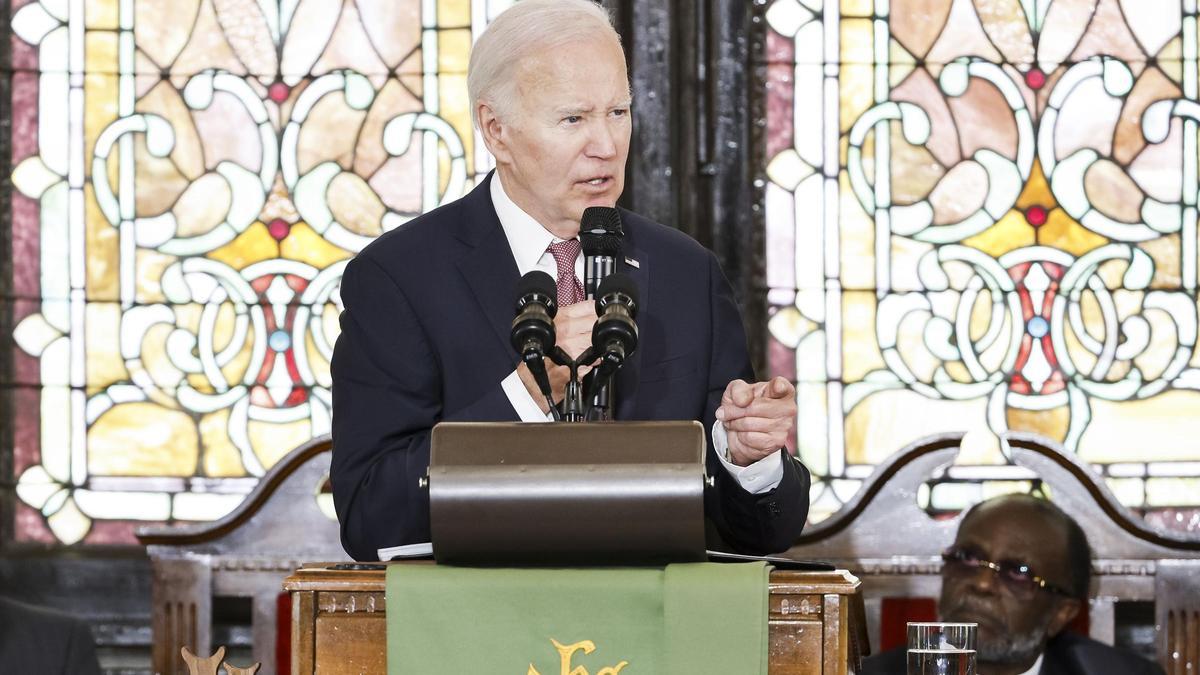 El presidente de EEUU, Joe Biden, este lunes en la iglesia Mother Emanuel AME de Charleston.