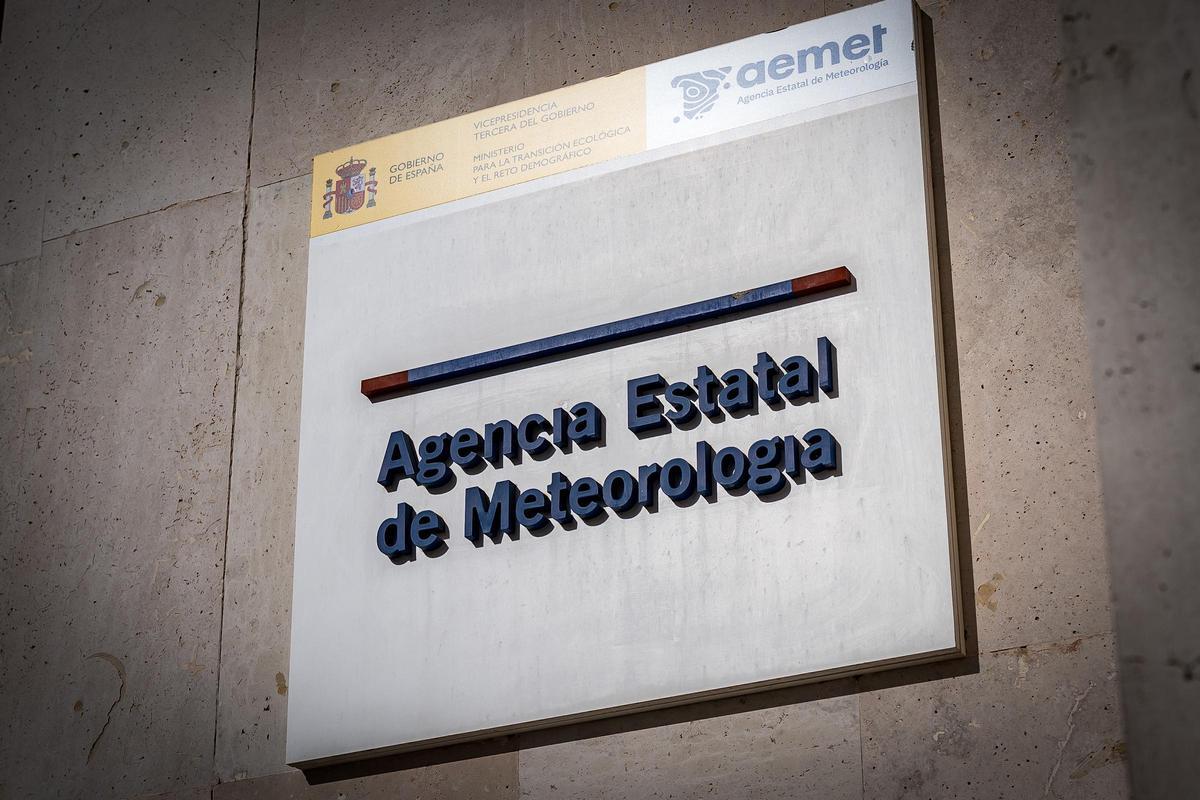 Un cartel en la sede de la AEMET.