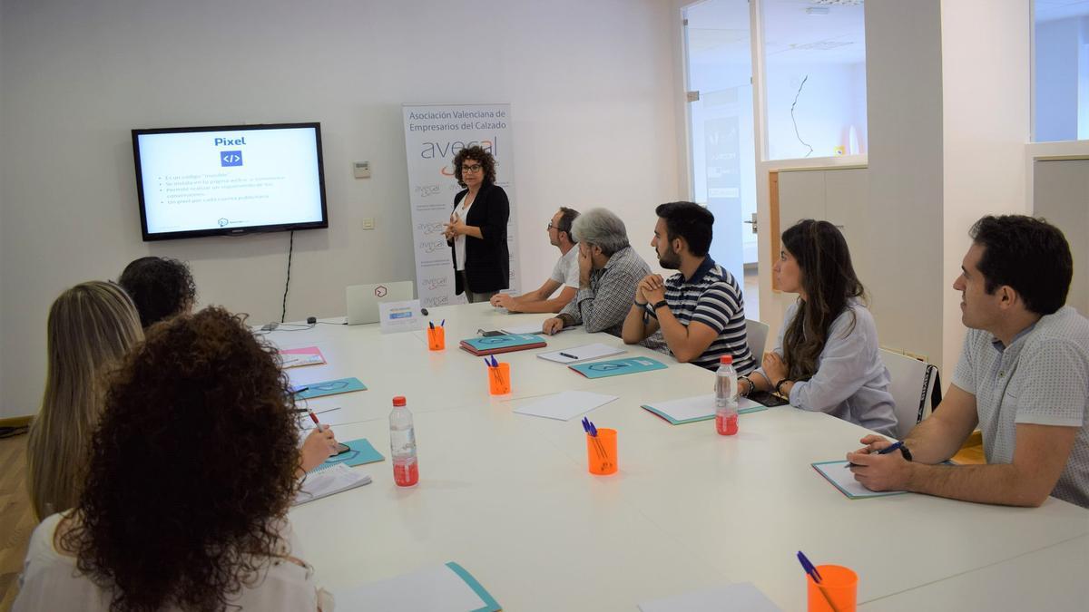 Uno de los cursos organizados por Avecal.