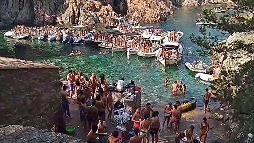 El Parlament insta el Govern a evitar festes a les platges de la Costa Brava
