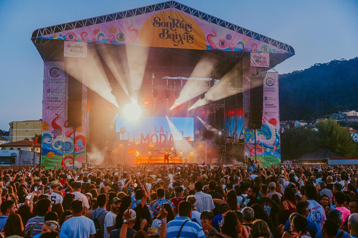 El apoteósico final del SonRías Baixas con La M.O.D.A. y La Pegatina