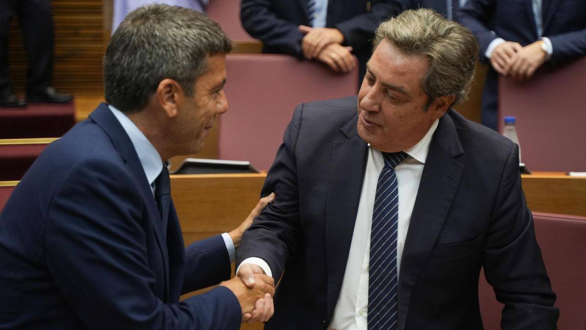 El president Carlos Mazón con el síndc de Vox, José Mª Llanos.