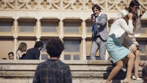 Rodrigo de la Serna (Salazar) en una escena de Los sin nombre rodada en La Salle Bonanova