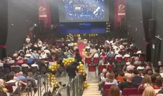 Corvera luce con orgullo a sus bachilleres recién graduados: "Es una tarde llena de emoción y de alegría ante lo que va a venir"