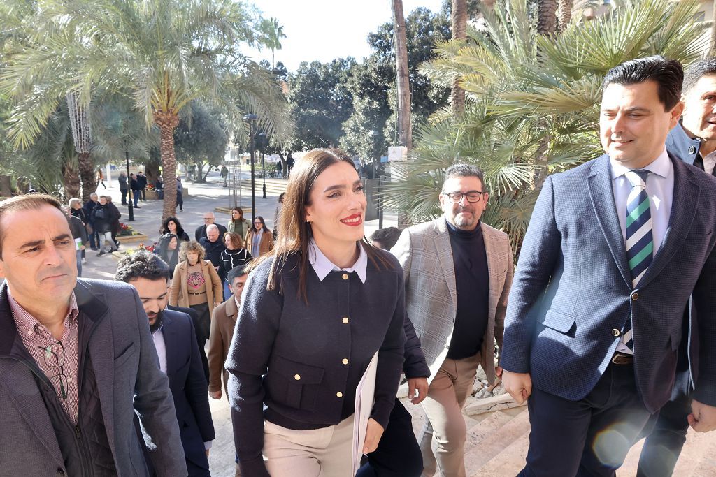 Las imágenes de la moción de censura en Alhama de Murcia