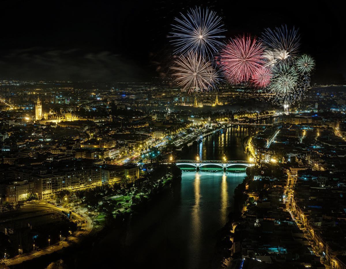 Fuegos artificiales desde Terraza Mirador Atalaya del Hotel Eurostars Torre Sevilla.