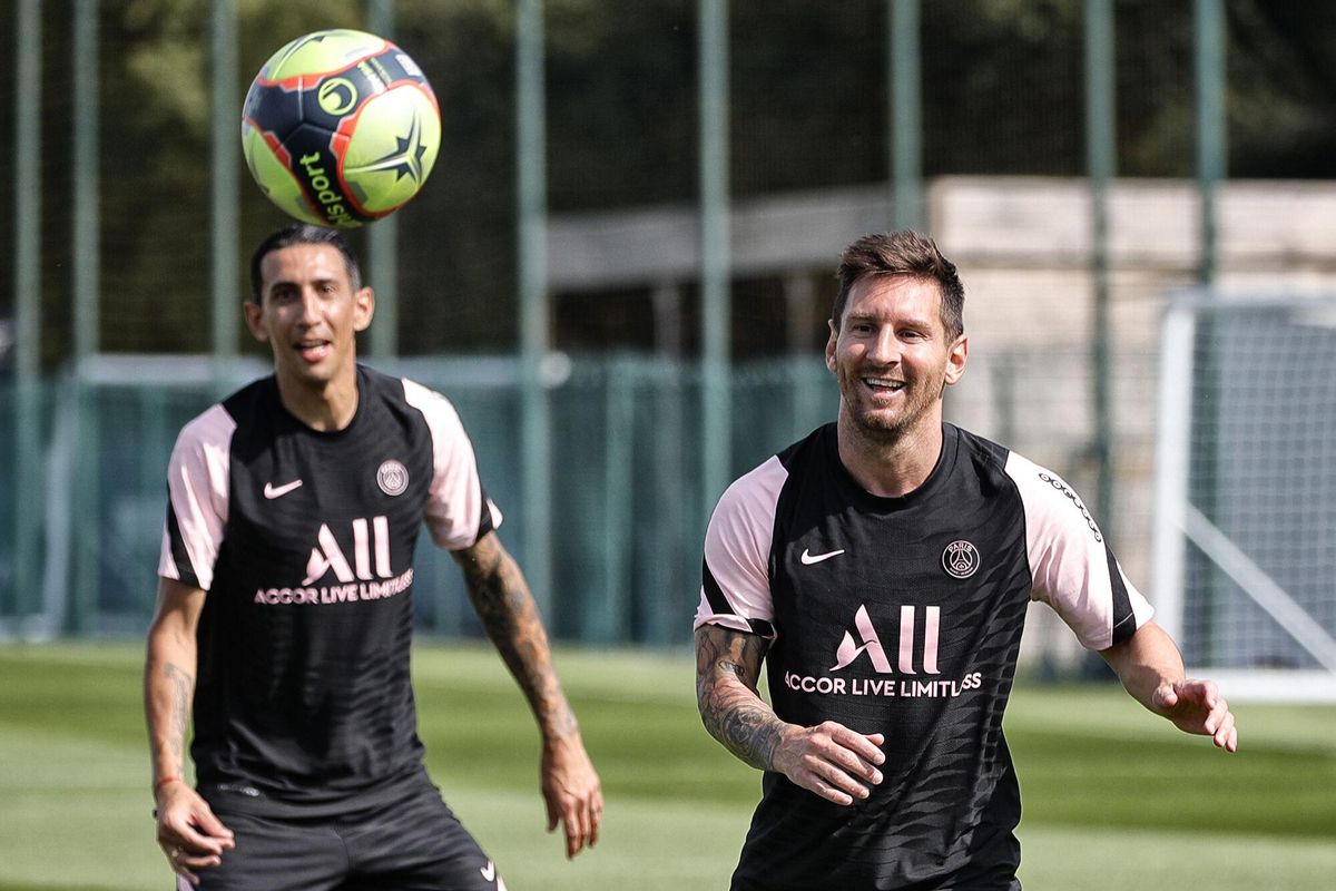 LEO MESSI. ANGEL DI MARIA. FUTBOLISTAS. FUTBOL. INTERNACIONAL. PRIMER ENTRENAMIENTO. PSG