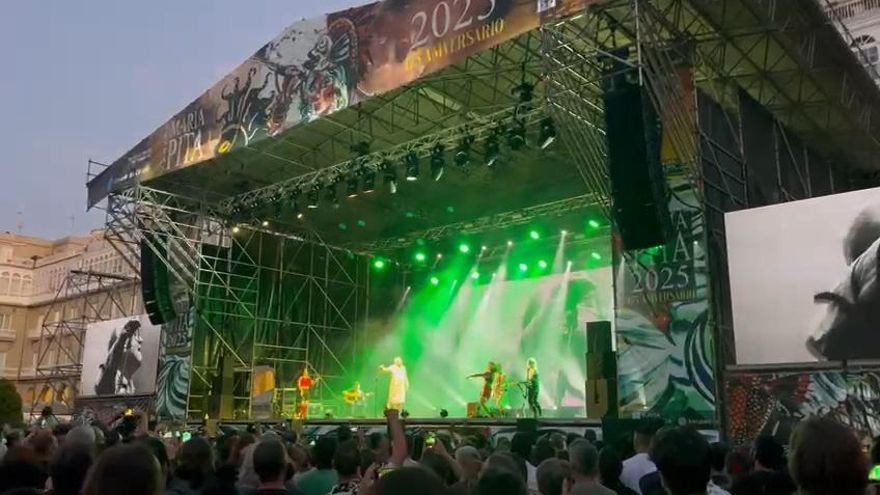 Albert Pla y Julián Hernández cantan un clásico del rock en María Pita