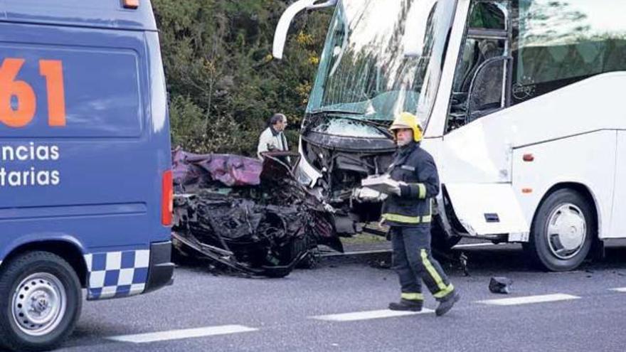 Estado en el que quedaron los vehículos tras el accidente.