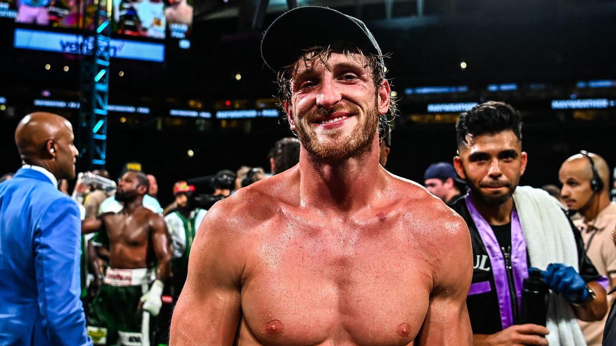 Ex-world welterweight champion Mayweather fights YouTube star Logan Paul