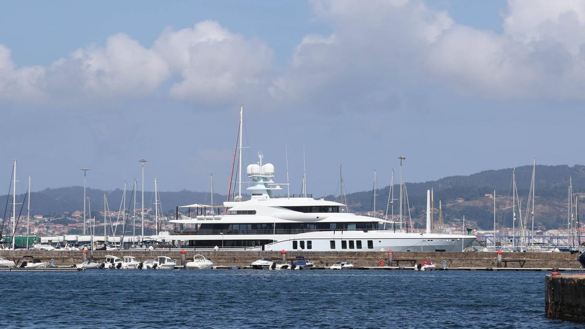 Yate «Avanti», esta mañana en Marina Davila.