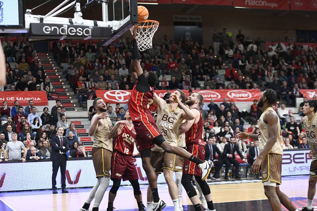 Todas las imágenes del partido del UCAM Murcia contra el Bàsquet Girona