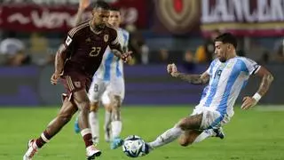 Rondón salva los muebles para Venezuela ante Argentina