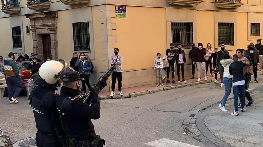 Libertad provisional para los dos policías de Linares acusados de agresión