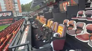 Asalto y destrozos en el Estadio de Vallecas