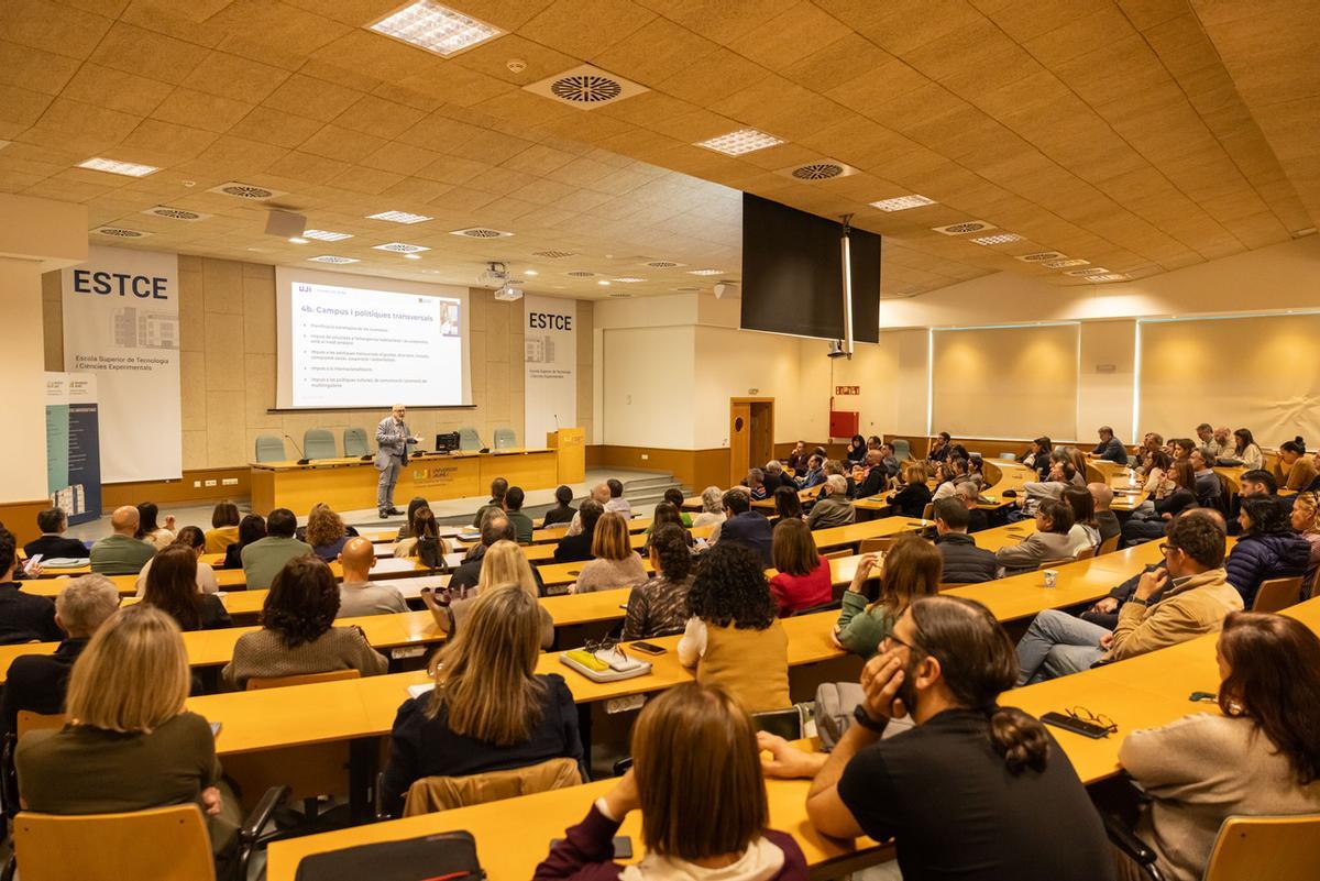 Momento del encuentro celebrado este lunes.