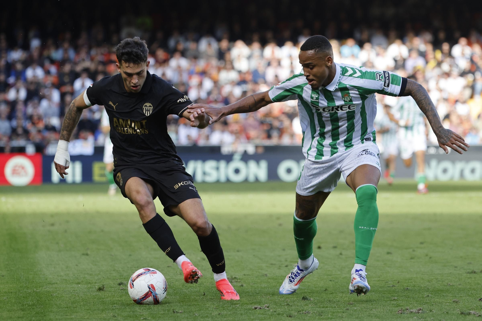 4-2. Tárrega y Hugo Duro emocionan a Valencia