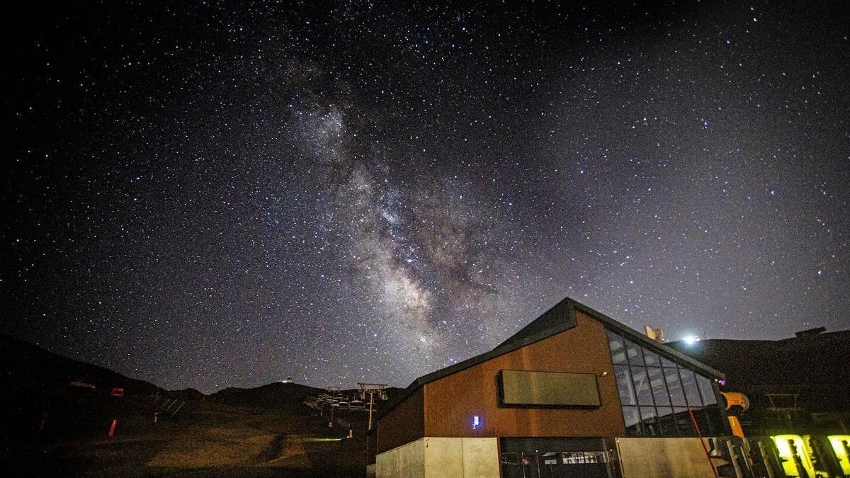 Disfruta de la Noche de las Perseidas en uno de los entornos más singulares de España.